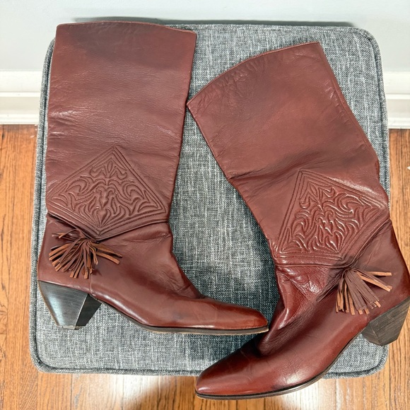 Via Spiga Gorgeous Vintage Soft Leather Embossed Boots Size 8 Made in Italy